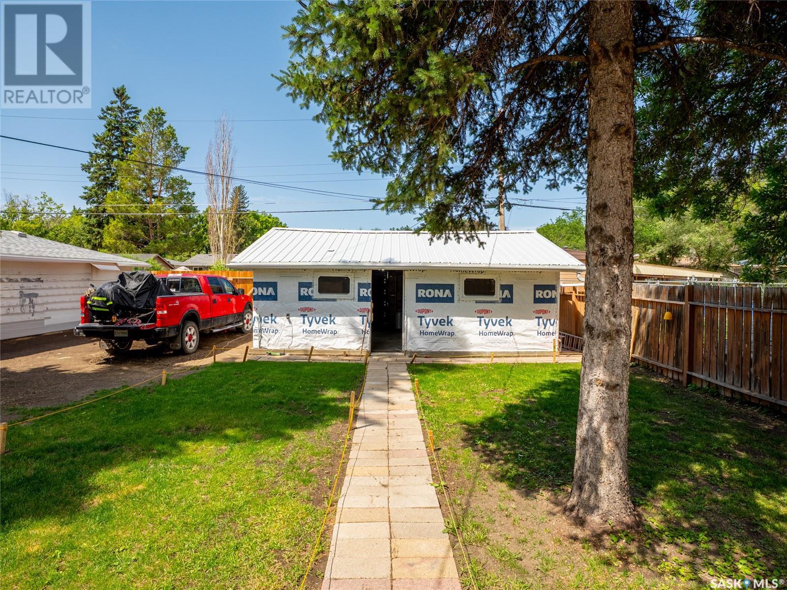 Single Family House Bungalow for Sale in  Forget STREET Regina 