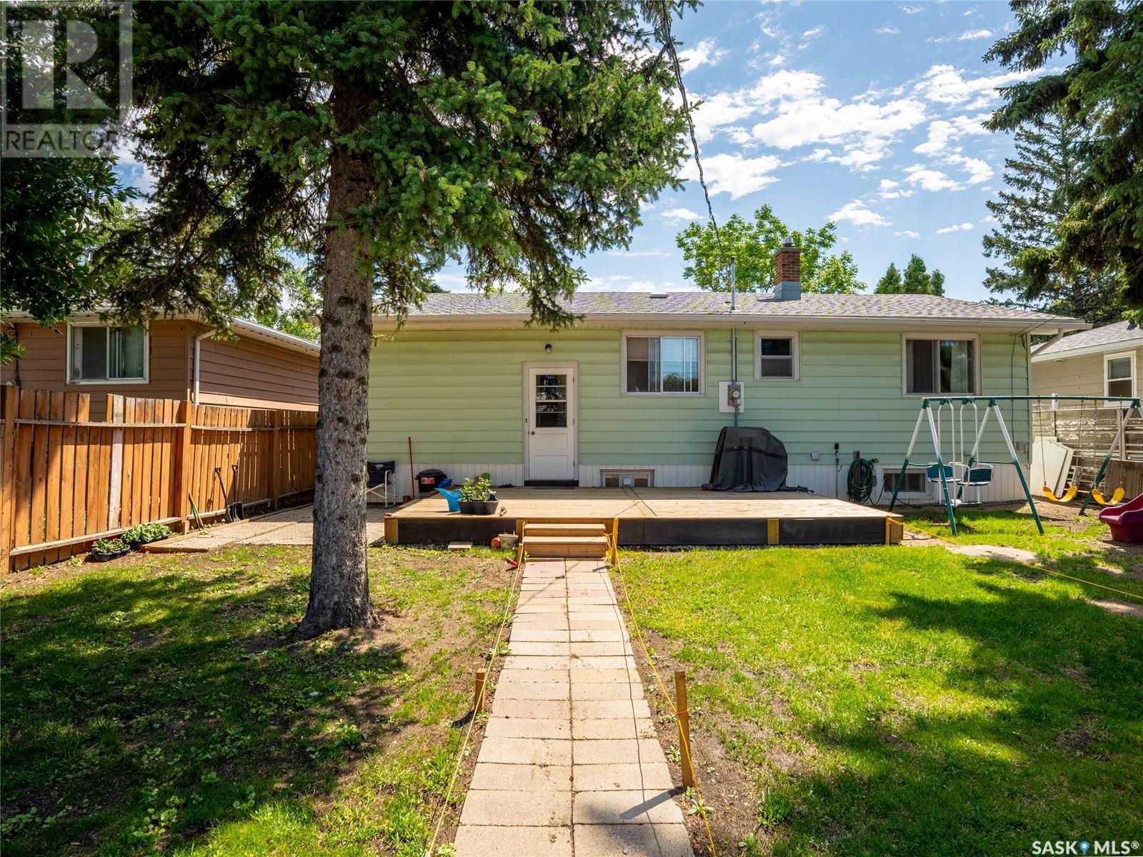 Single Family House Bungalow for Sale in  Forget STREET Regina 
