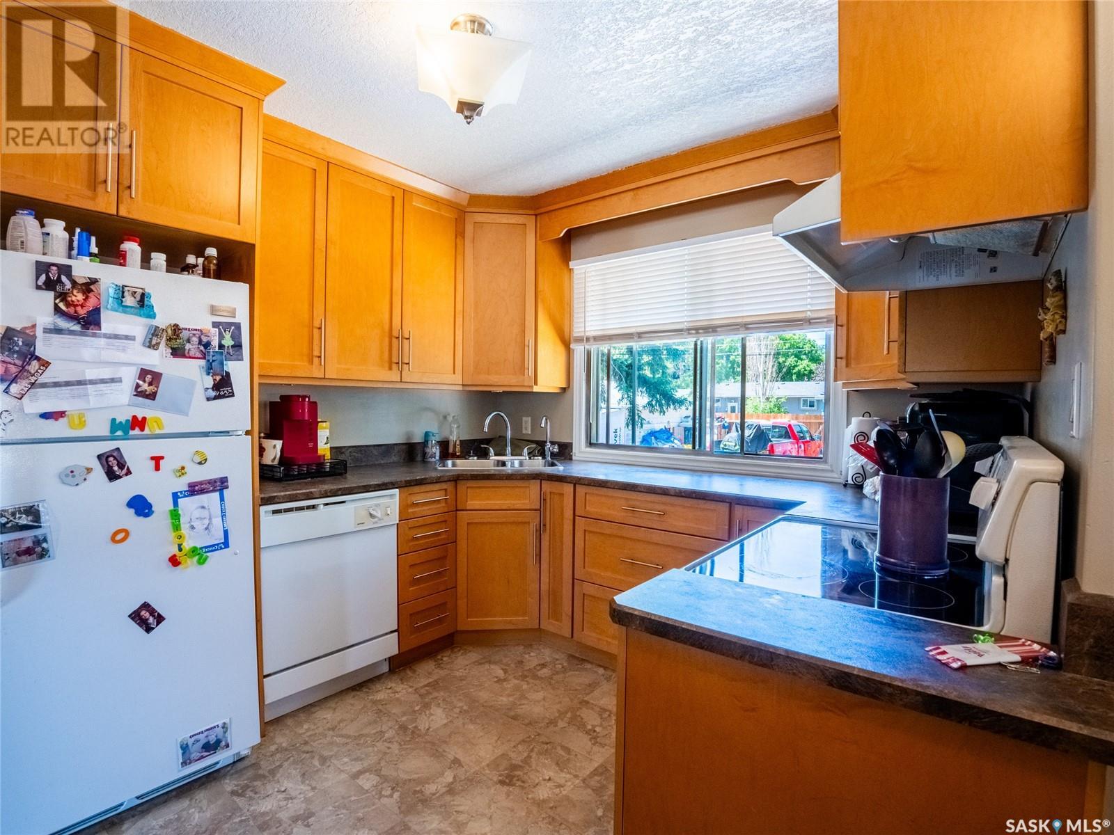 Single Family House Bungalow for Sale in  Forget STREET Regina 