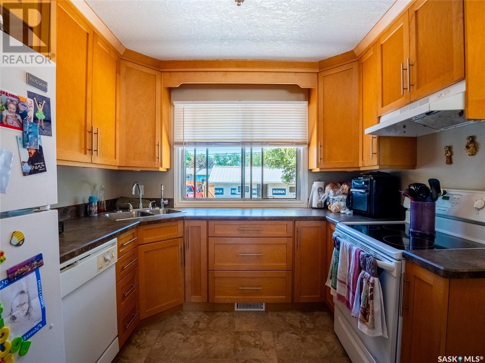 Single Family House Bungalow for Sale in  Forget STREET Regina 