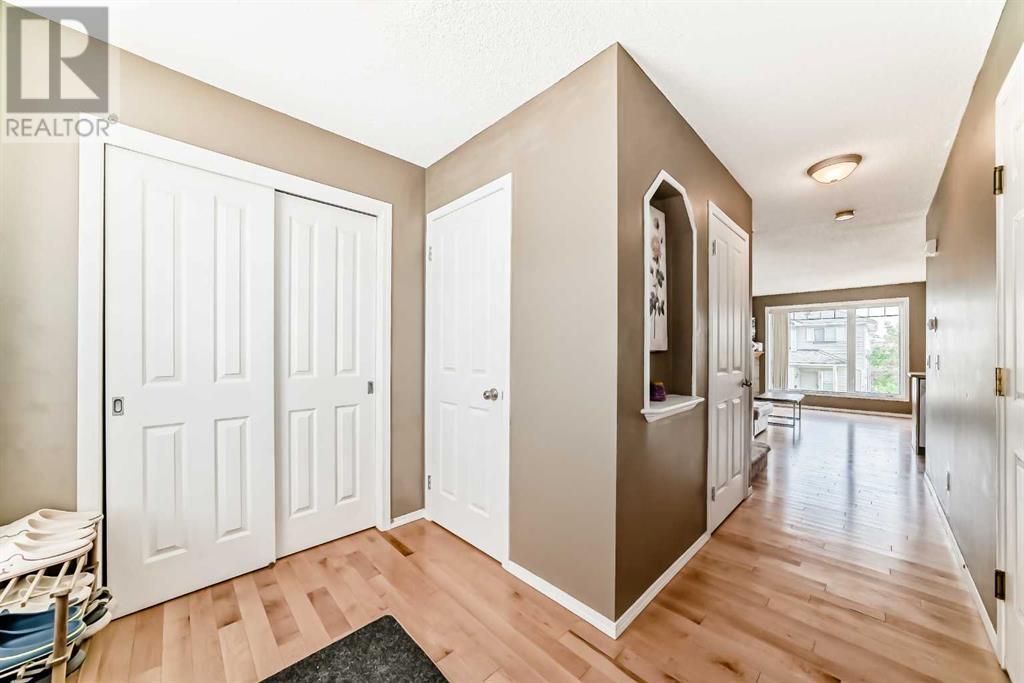 Single Family House for Sale in  Rocky Vista Circle NW Rocky Ridge Calgary 