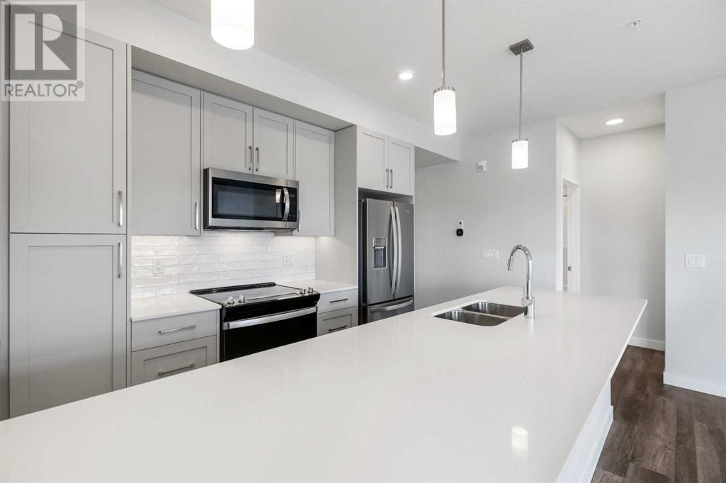 Single Family House for Sale in   Les Jardins Park SE Douglasdale/Glen Calgary 