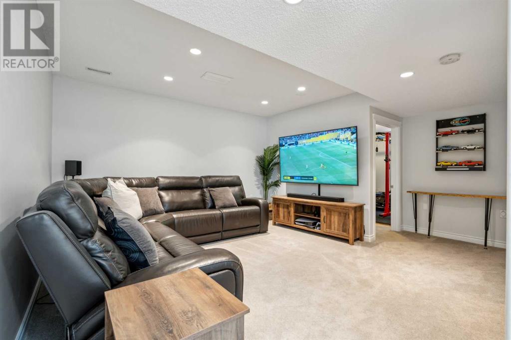 Single Family House for Sale in  Royal Oak Heights NW Royal Oak Calgary 