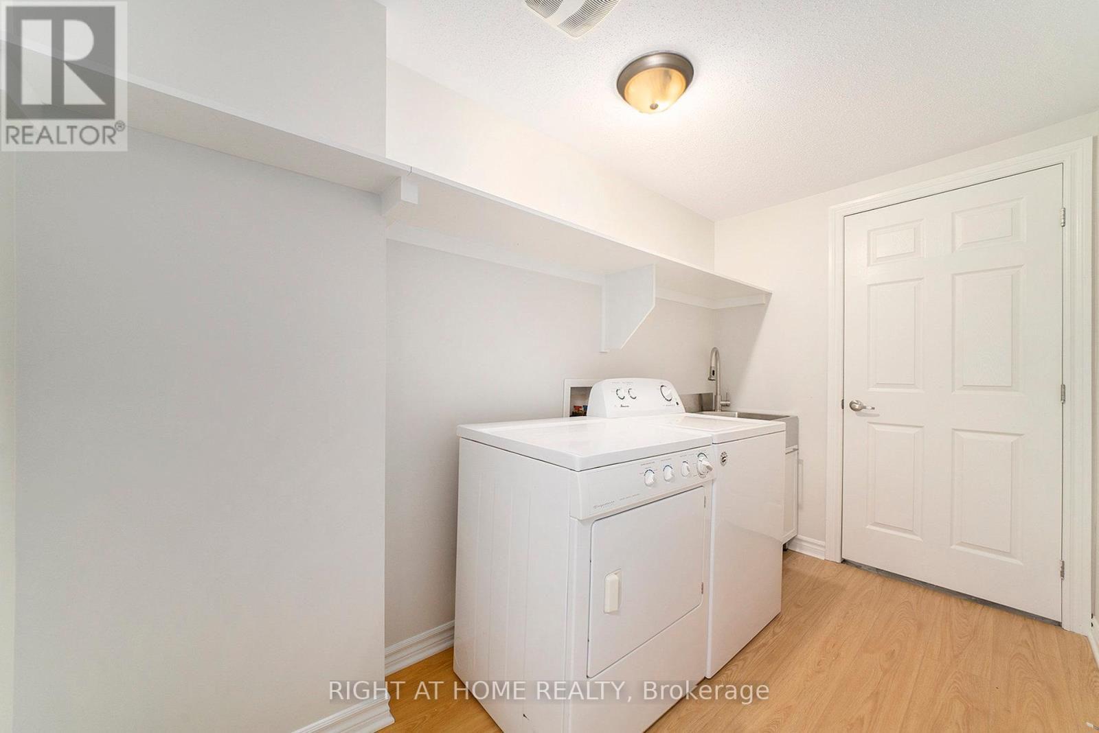 https://ddfcdn.realtor.ca/listing/TS638872256709300000/reb76/highres/8/x12262408_19.jpg