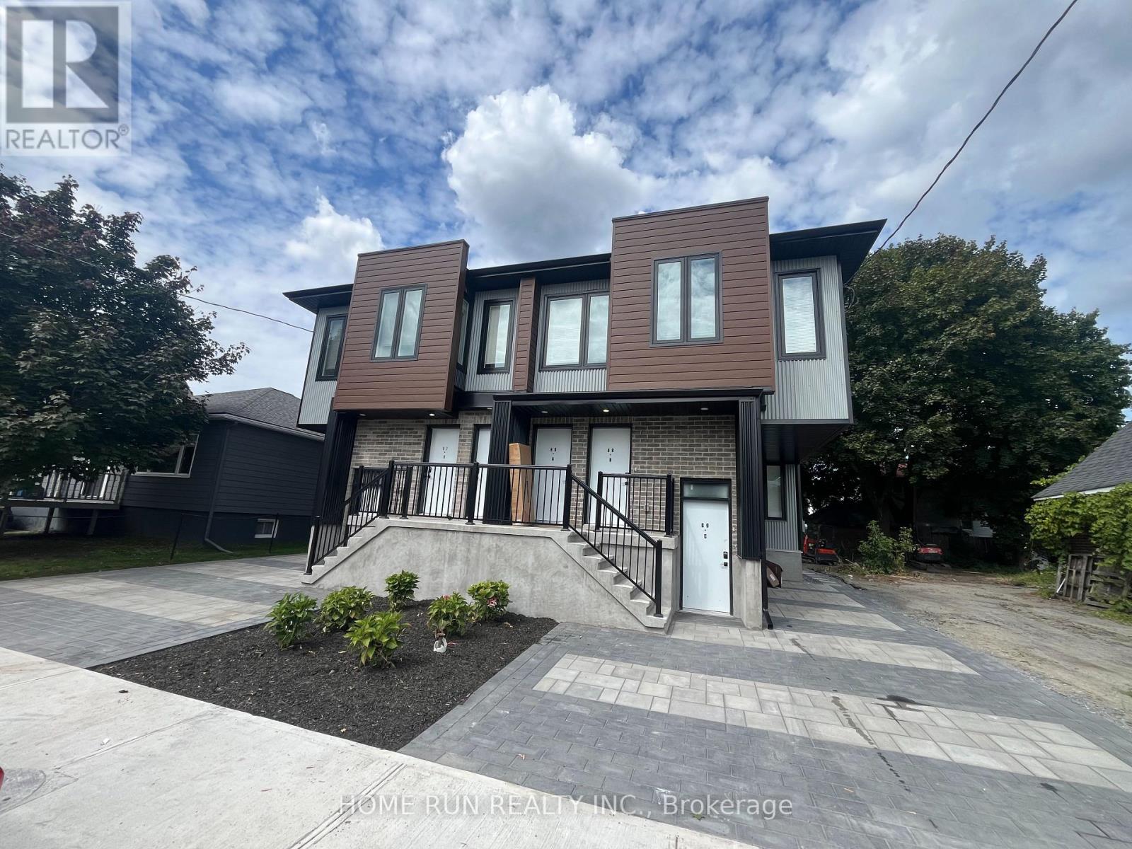 Photo 2 of C 89 Queen Mary Street, Ottawa ON