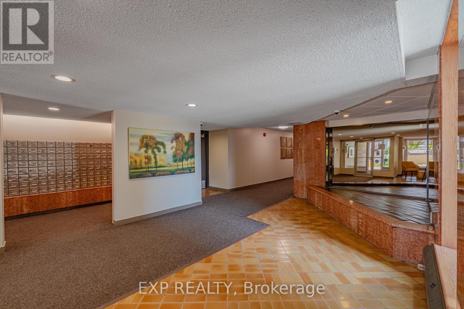 Photo 34 of 1111 555 Brittany Drive, Ottawa ON