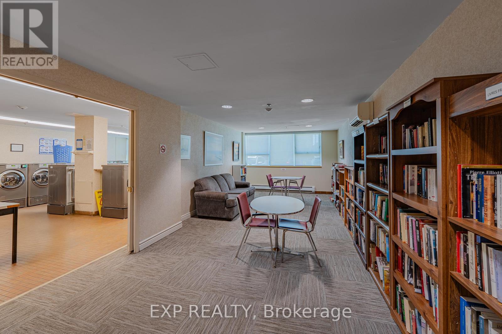 Photo 23 of 1111 555 Brittany Drive, Ottawa ON