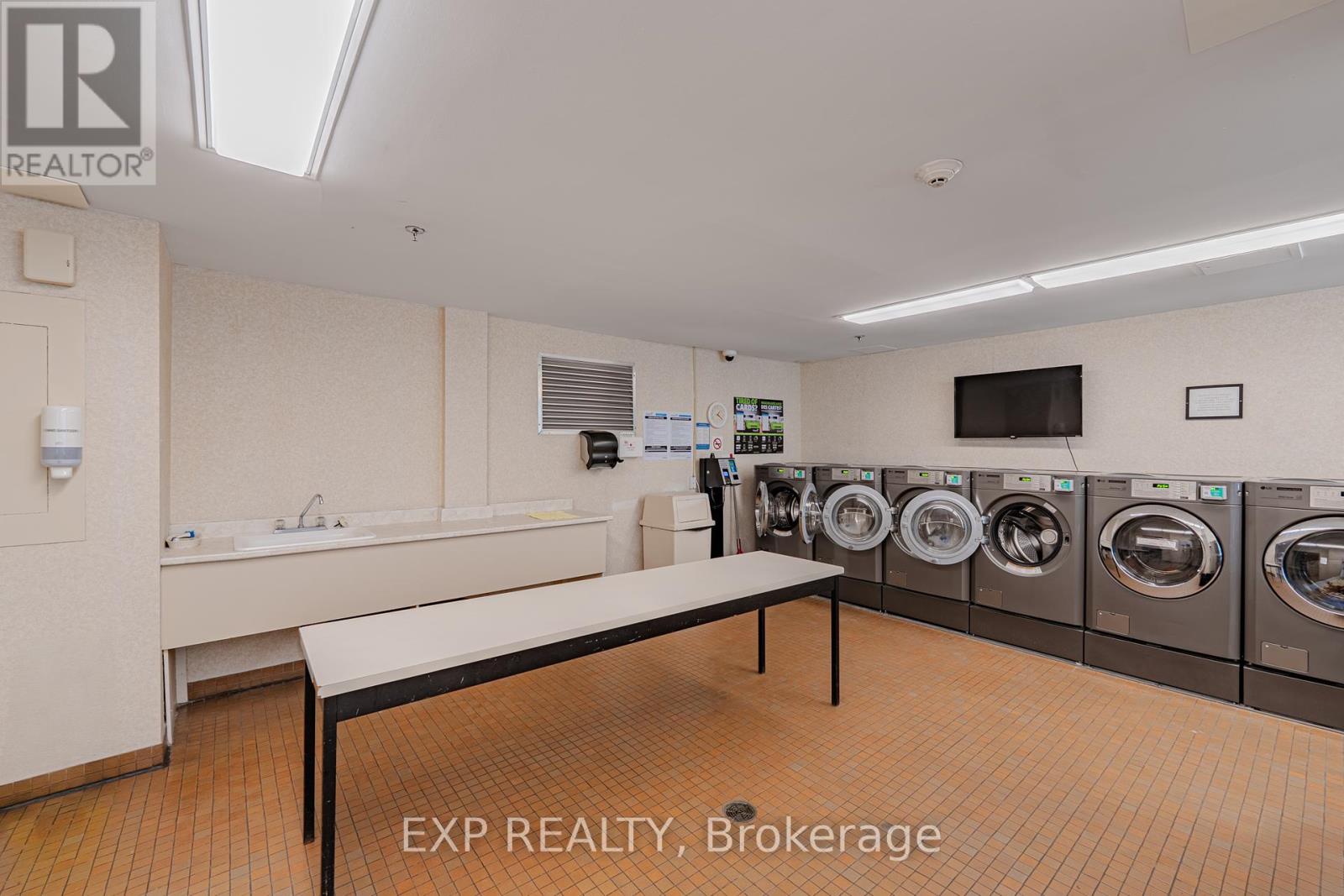 Photo 25 of 1111 555 Brittany Drive, Ottawa ON