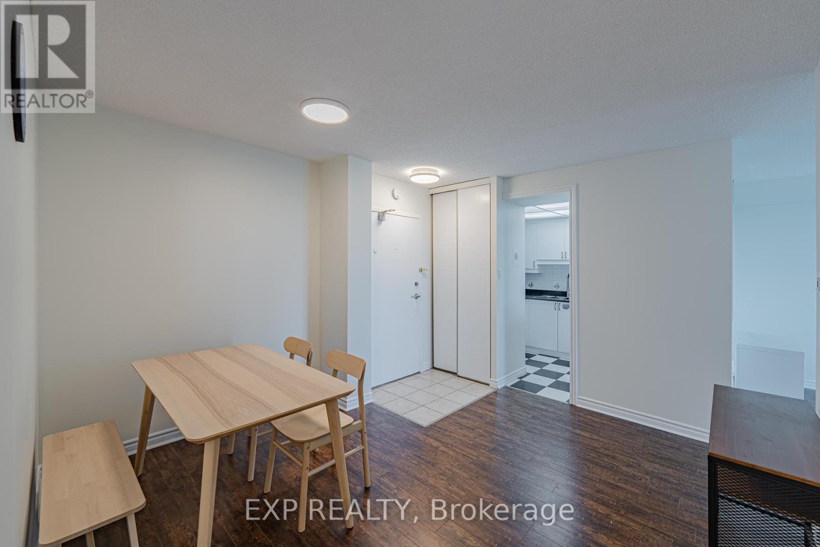 Photo 2 of 1111 555 Brittany Drive, Ottawa ON