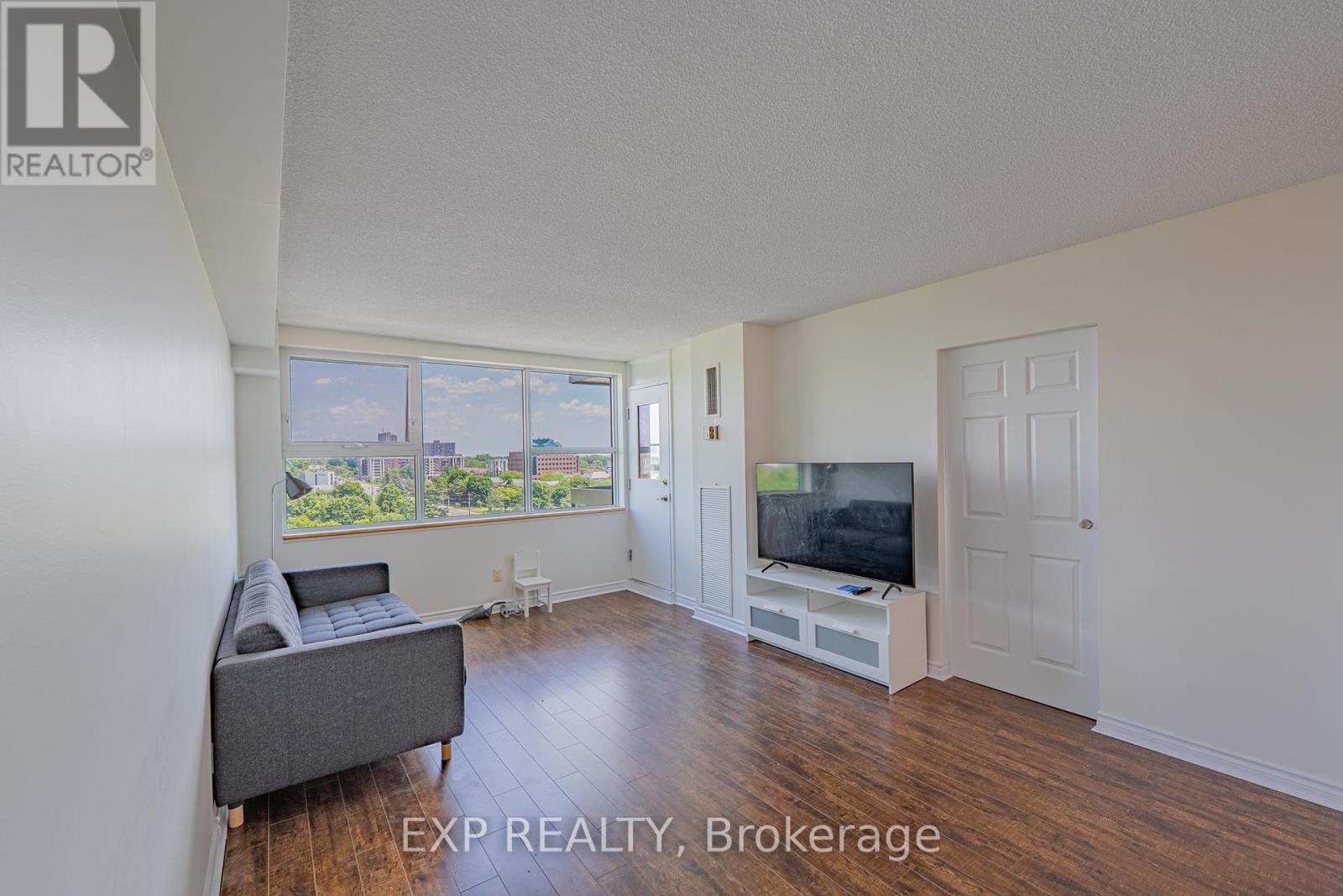 Photo 16 of 1111 555 Brittany Drive, Ottawa ON