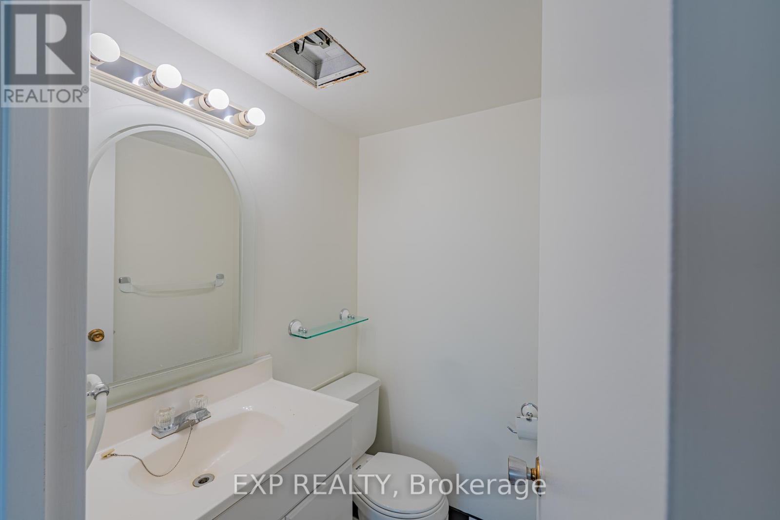 Photo 31 of 1111 555 Brittany Drive, Ottawa ON