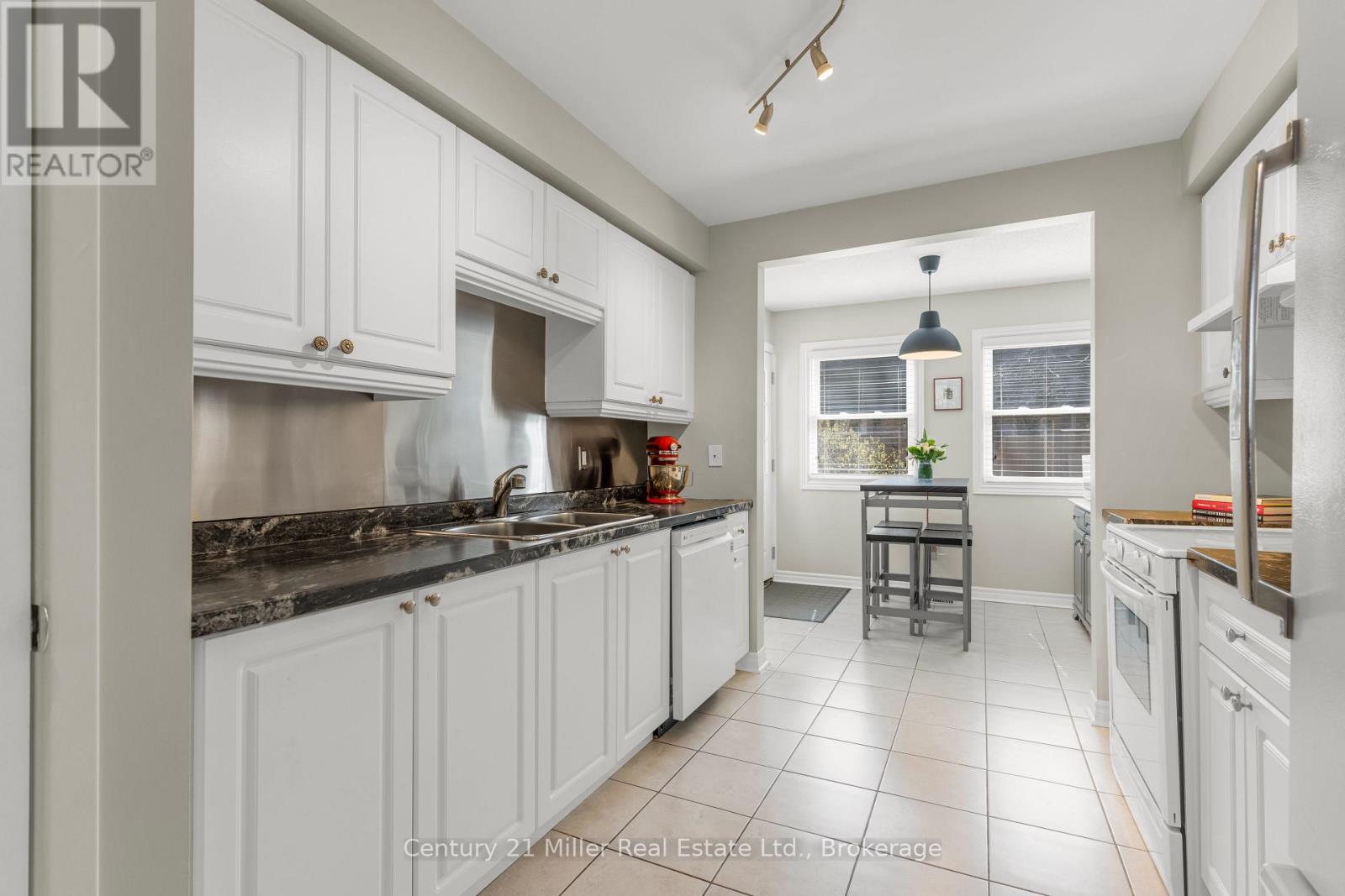 Photo 6 of 19 1310 Hampton Street, Oakville ON
