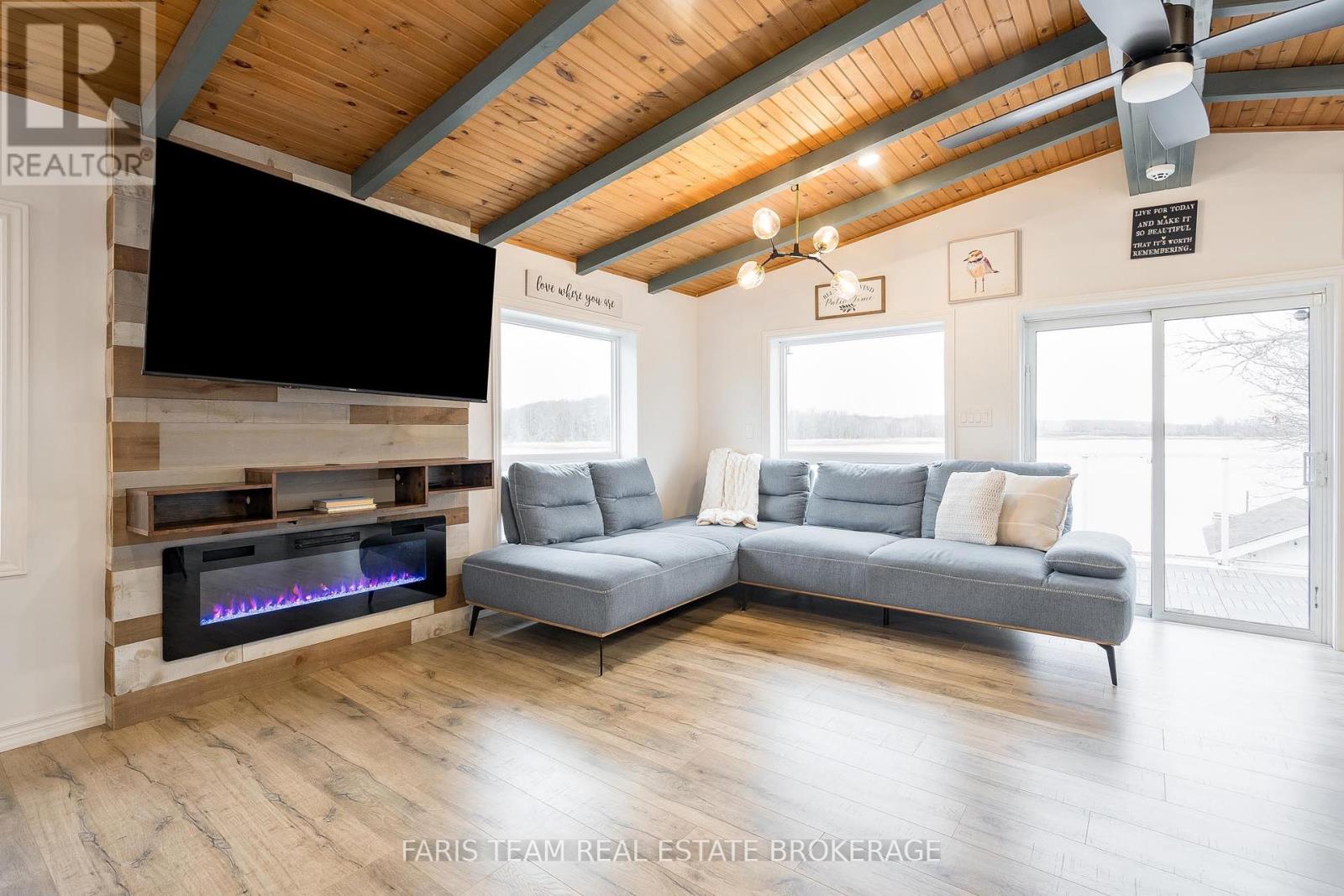 Photo 12 of 122 Mitchells Beach Road, Tay ON