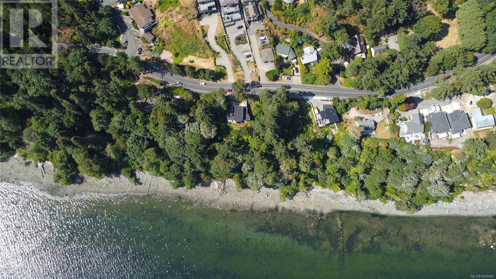 Photo 2 of 4563 Cordova Bay Rd, Saanich BC