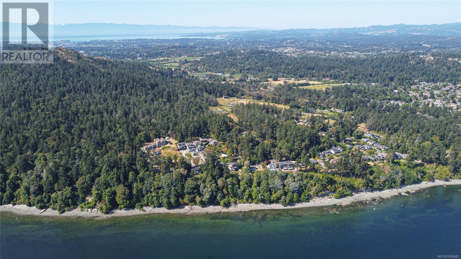 Photo 11 of 4563 Cordova Bay Rd, Saanich BC