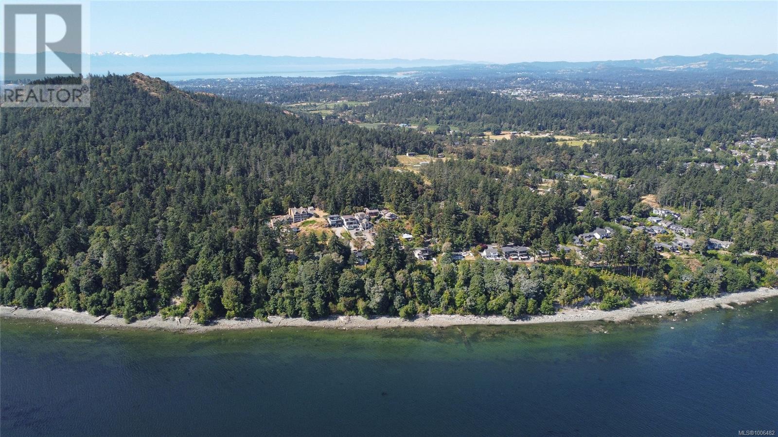 Photo 6 of 4563 Cordova Bay Rd, Saanich BC