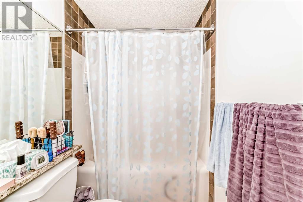 Single Family House for Sale in    Avenue SW Mission Calgary 