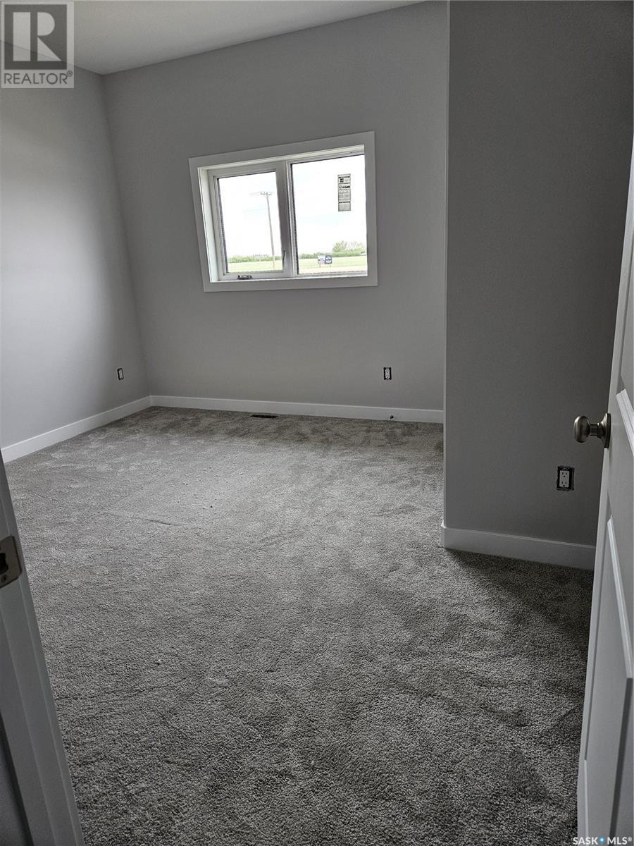 Photo 37 of 848 Delaet Bay, Warman SK