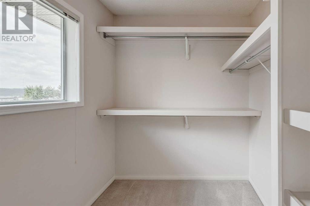 Single Family House for Sale in  Scenic Acres Terrace NW Scenic Acres Calgary 