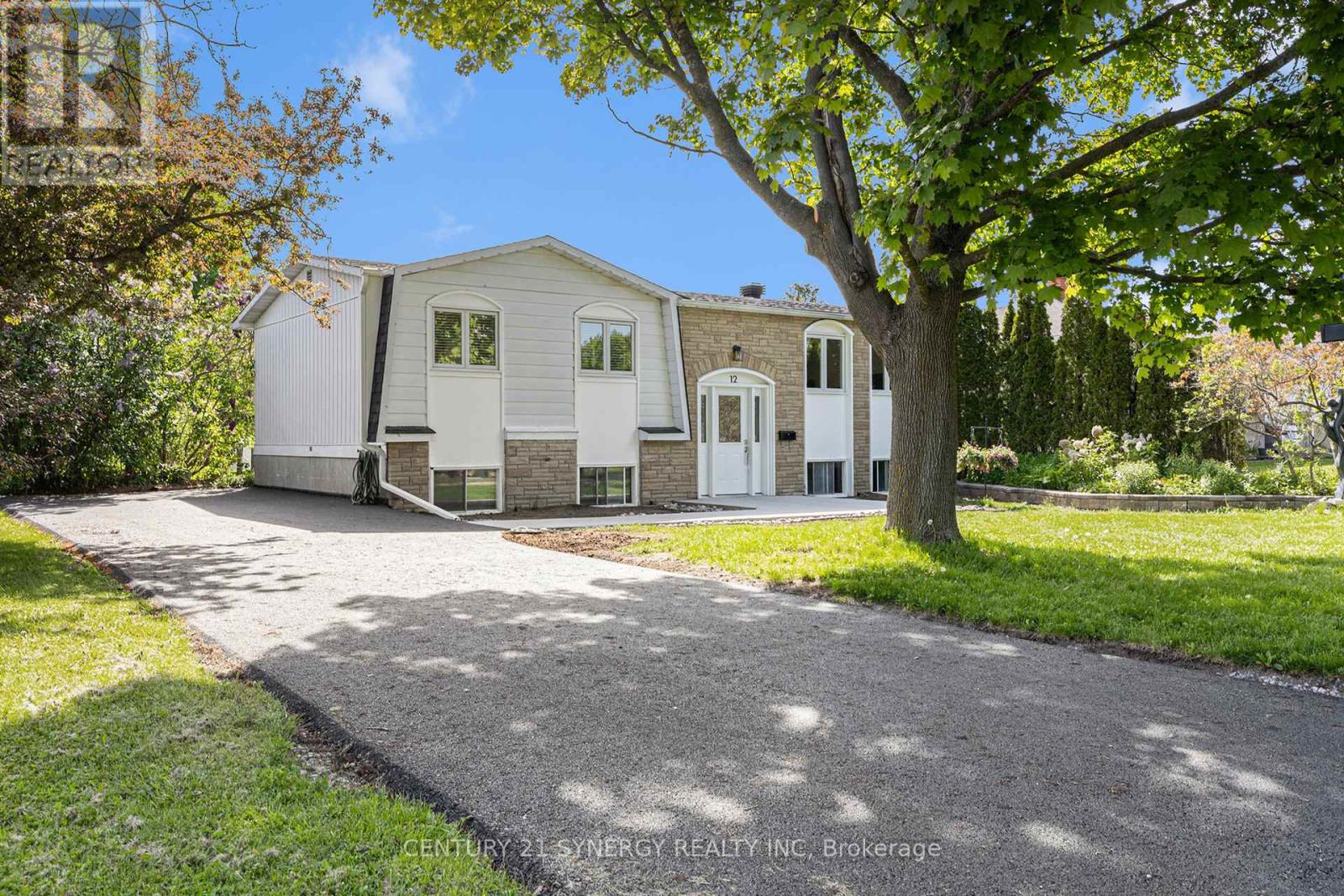 Photo 3 of 12 Morgan Avenue, Perth ON