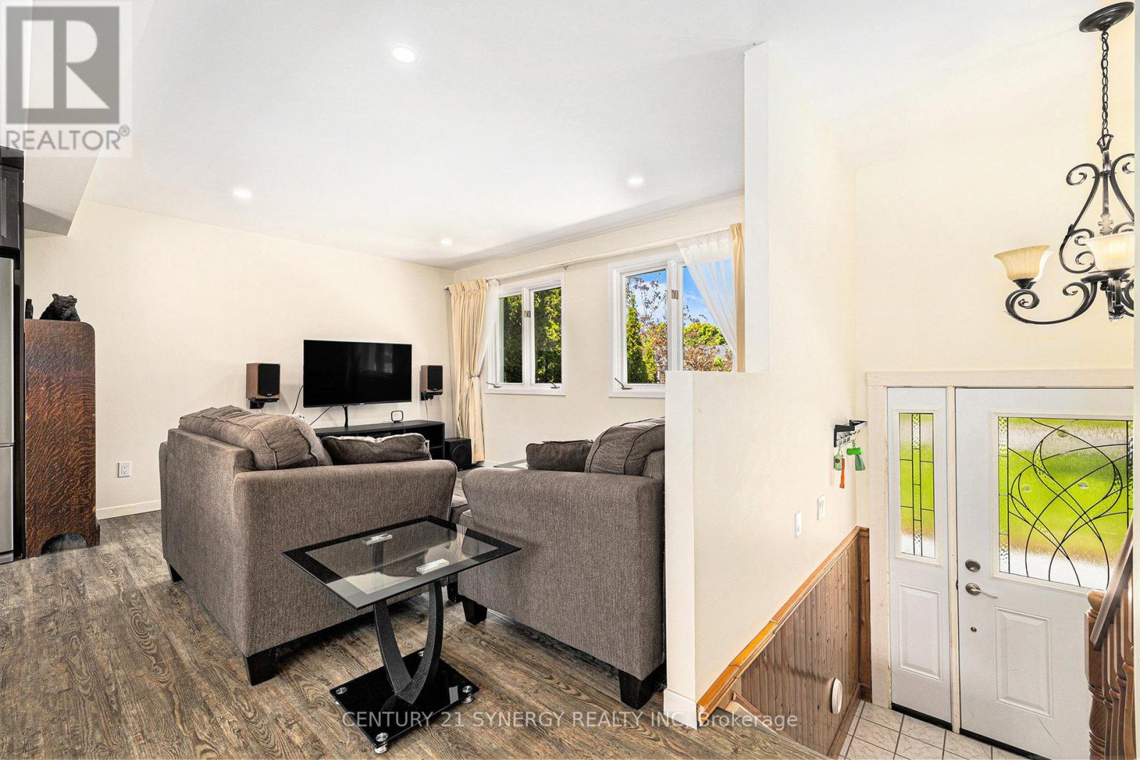 Photo 5 of 12 Morgan Avenue, Perth ON