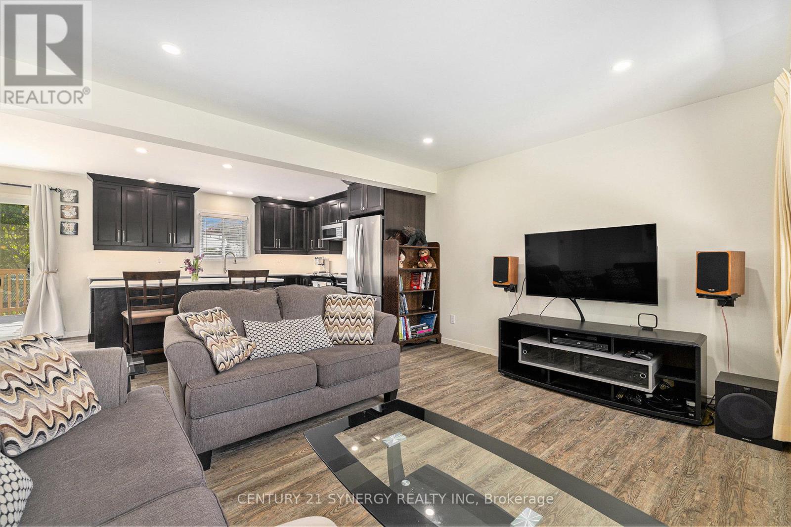 Photo 8 of 12 Morgan Avenue, Perth ON