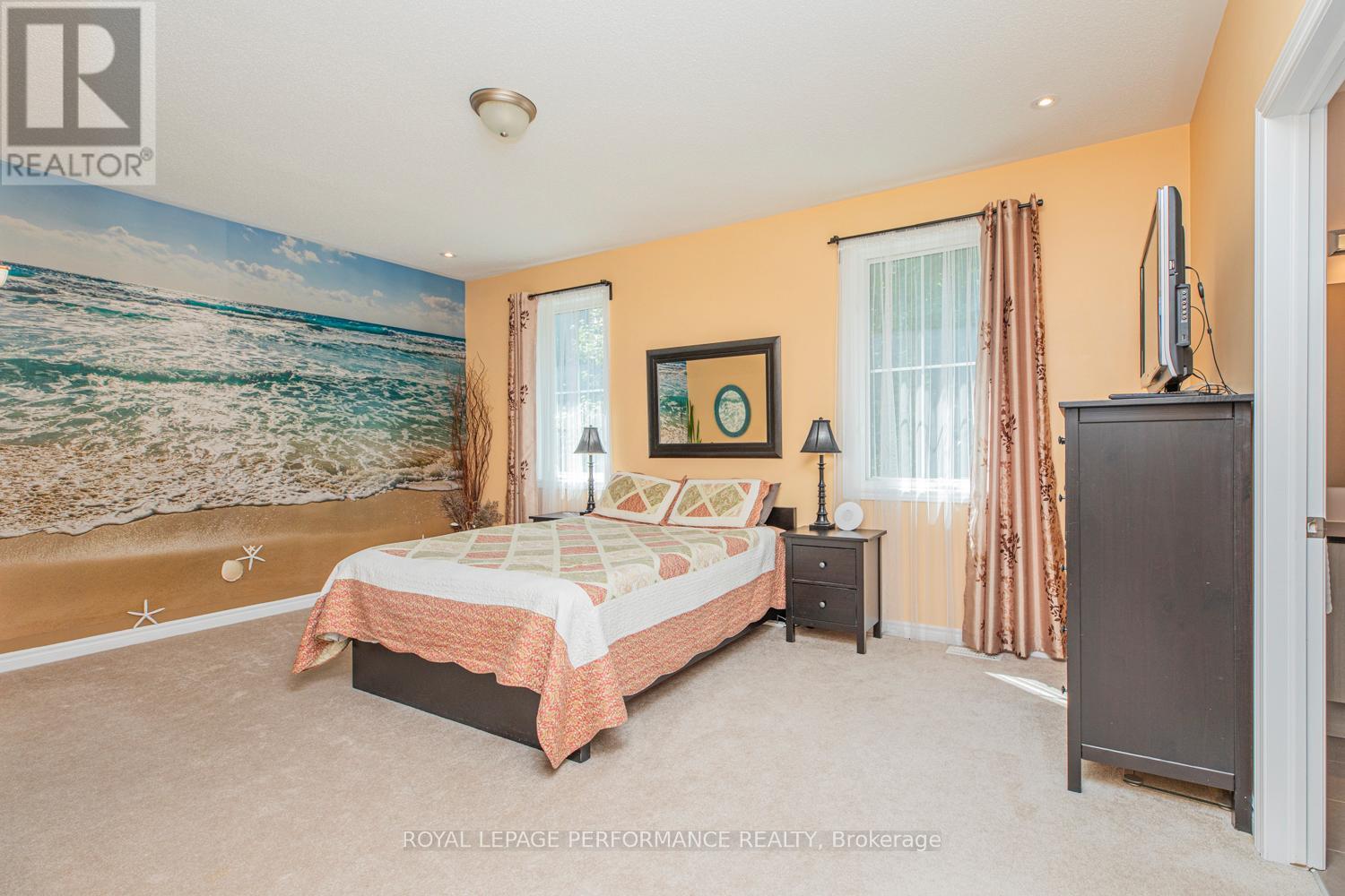 Photo 18 of 30 Summitview Drive, Ottawa ON