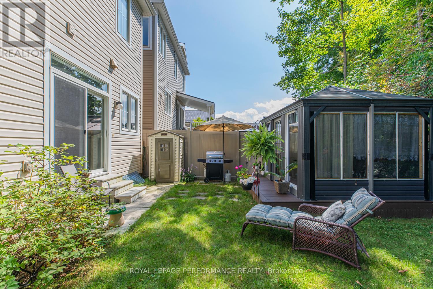 Photo 29 of 30 Summitview Drive, Ottawa ON