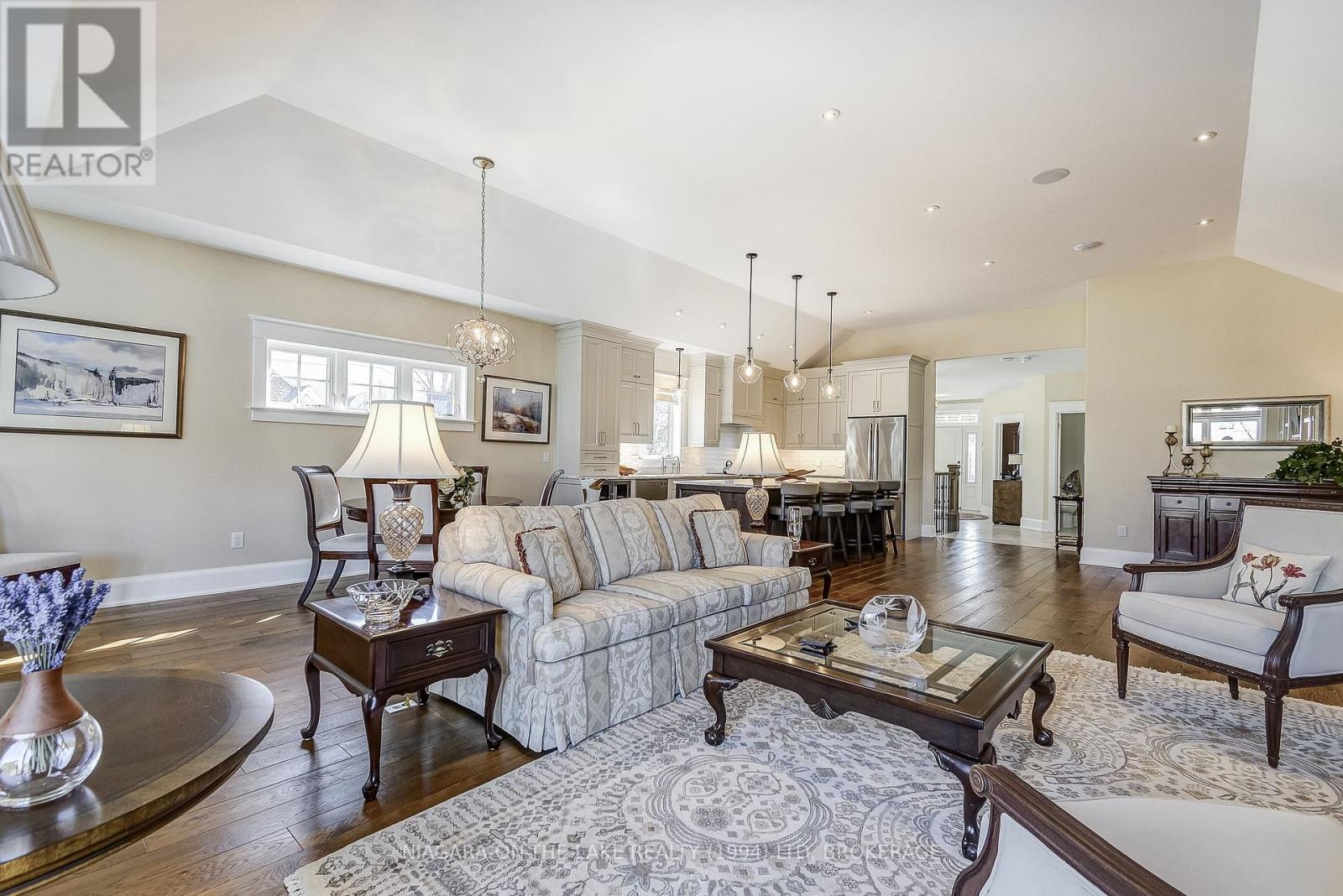 Photo 10 of 12 Stoneridge Crescent, Niagaraonthelake ON