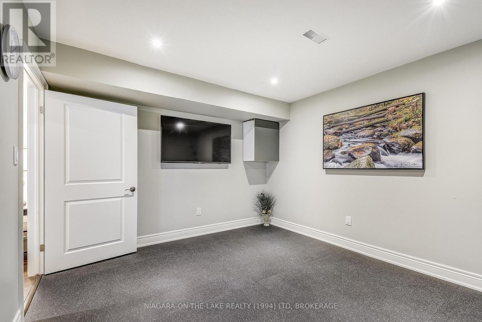 Photo 17 of 12 Stoneridge Crescent, Niagaraonthelake ON