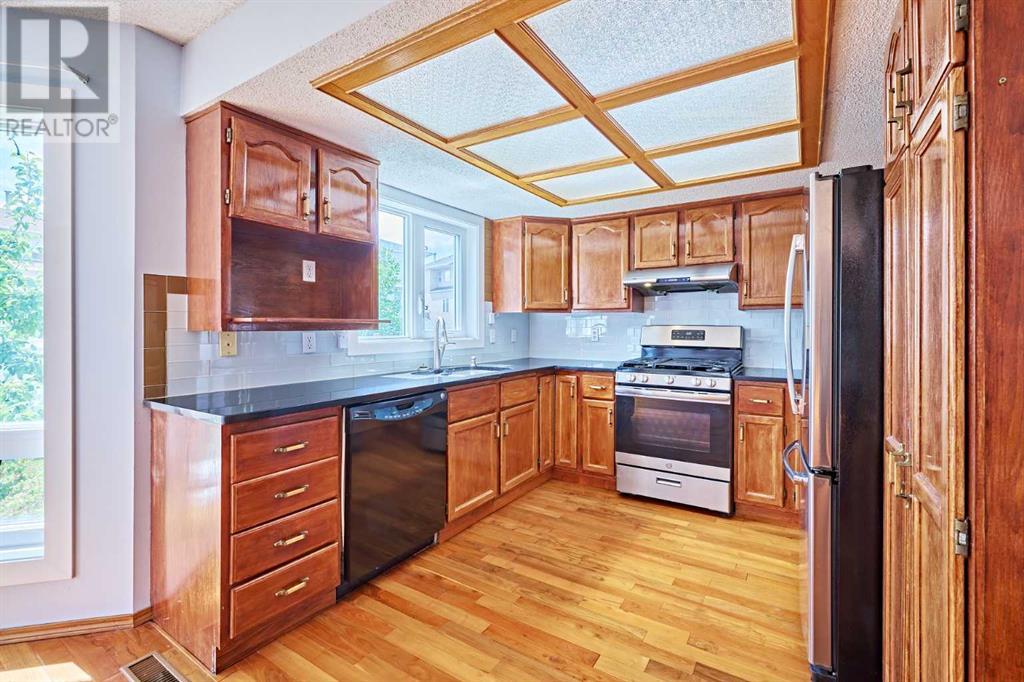 Single Family House for Sale in  Hawkstone Drive NW Hawkwood Calgary 