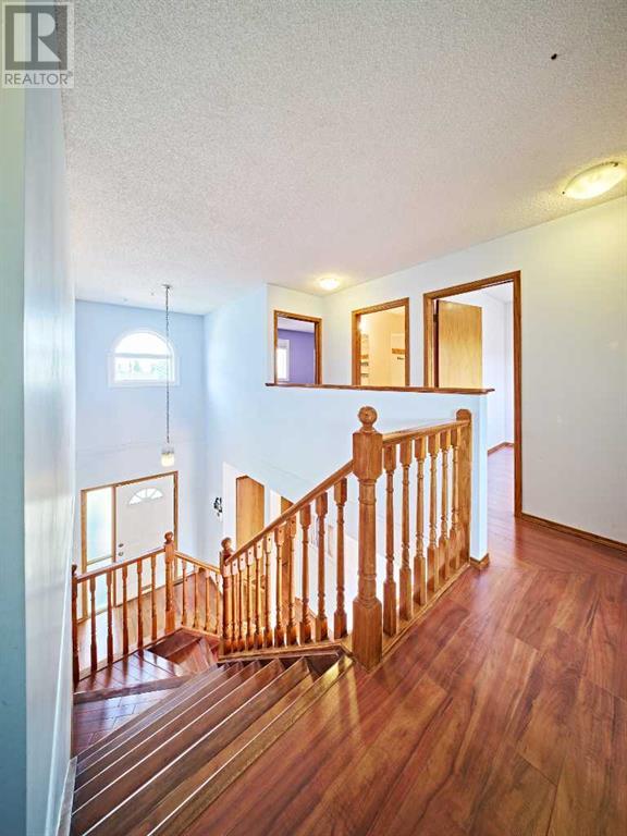 Single Family House for Sale in  Hawkstone Drive NW Hawkwood Calgary 