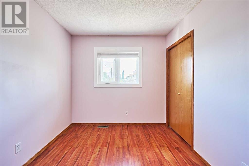 Single Family House for Sale in  Hawkstone Drive NW Hawkwood Calgary 