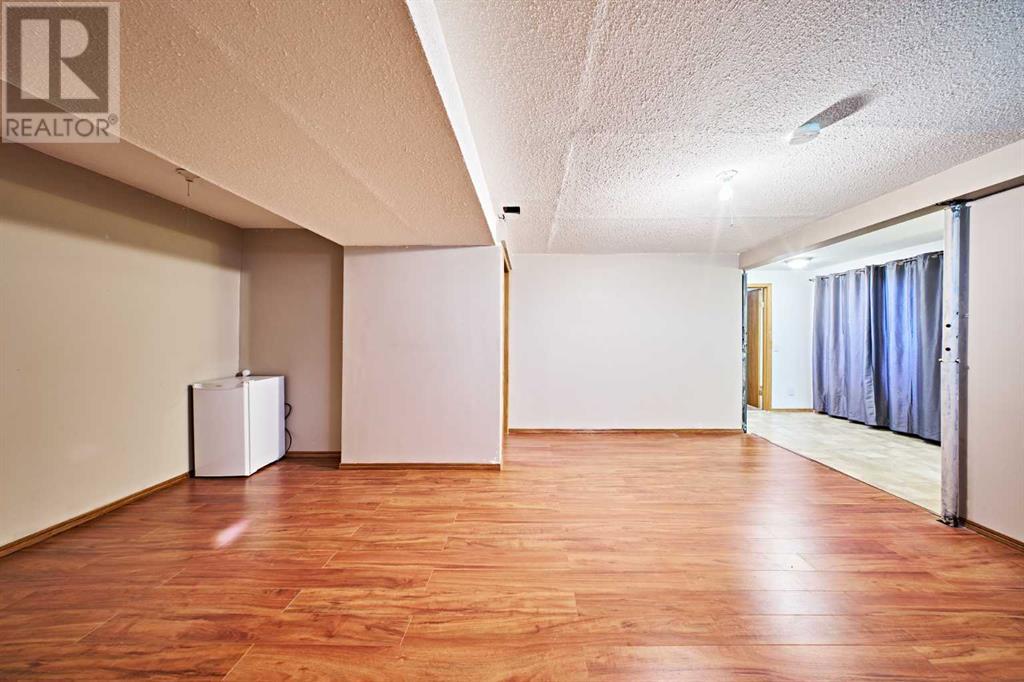 Single Family House for Sale in  Hawkstone Drive NW Hawkwood Calgary 