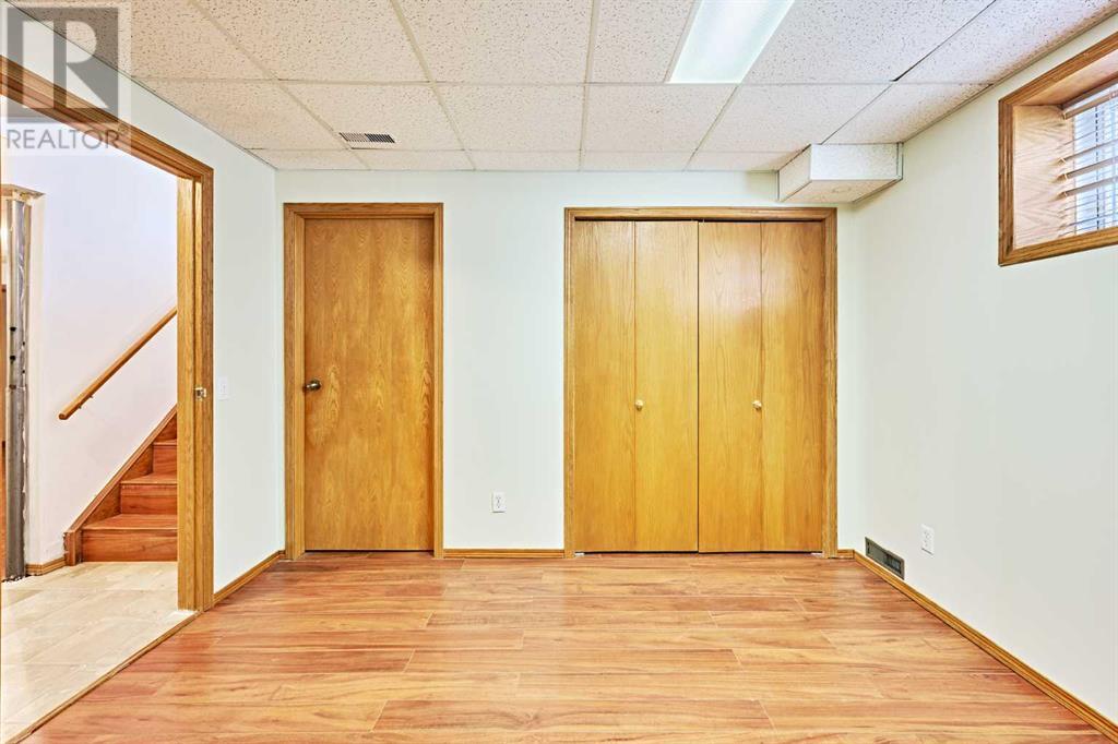 Single Family House for Sale in  Hawkstone Drive NW Hawkwood Calgary 