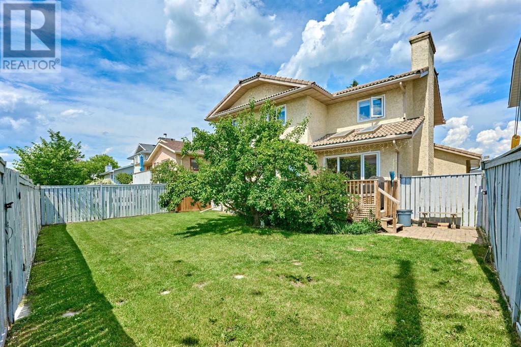 Single Family House for Sale in  Hawkstone Drive NW Hawkwood Calgary 