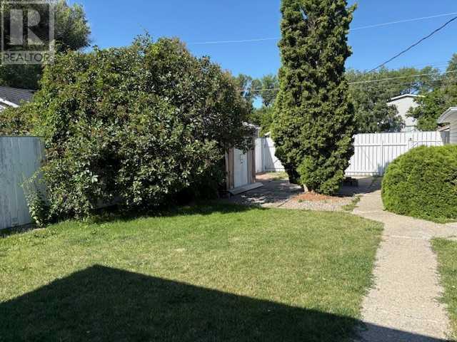 Single Family House Bungalow for Sale in   Street S Victoria Park Lethbridge 