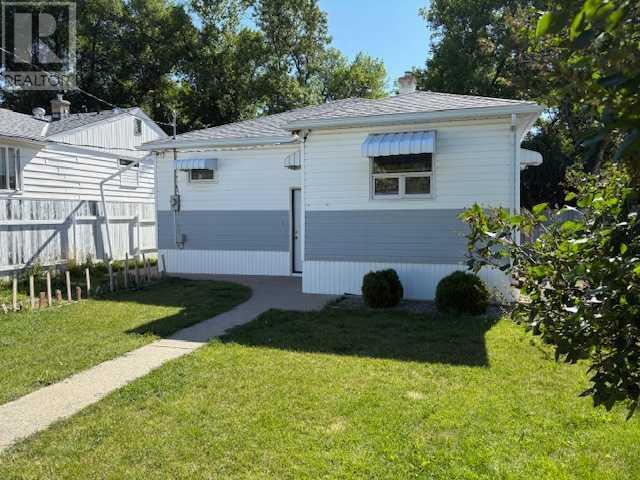 Single Family House Bungalow for Sale in   Street S Victoria Park Lethbridge 