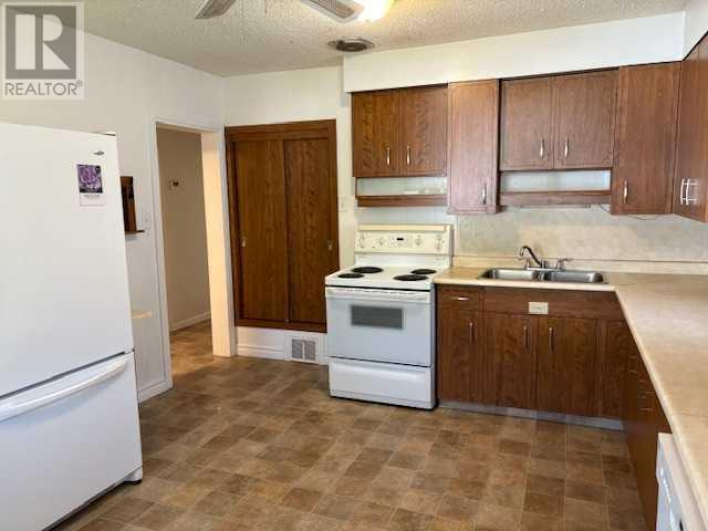 Single Family House Bungalow for Sale in   Street S Victoria Park Lethbridge 