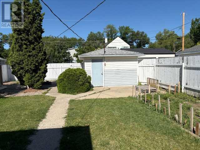 Single Family House Bungalow for Sale in   Street S Victoria Park Lethbridge 