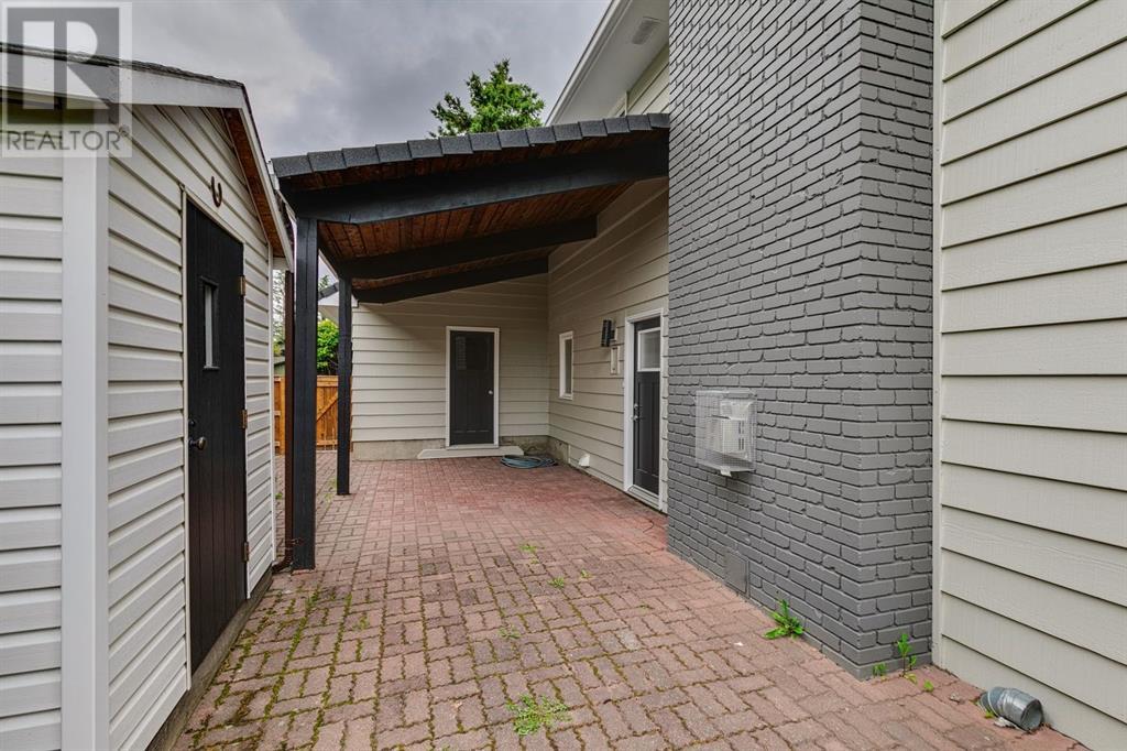 Single Family House for Sale in  Willowfern Drive SE Willow Park Calgary 