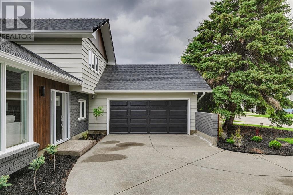 Single Family House for Sale in  Willowfern Drive SE Willow Park Calgary 
