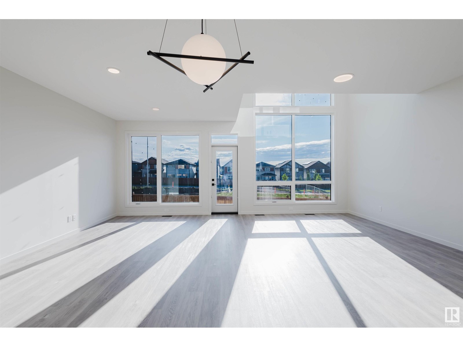 Photo 16 of 456 33 St Sw, Edmonton AB