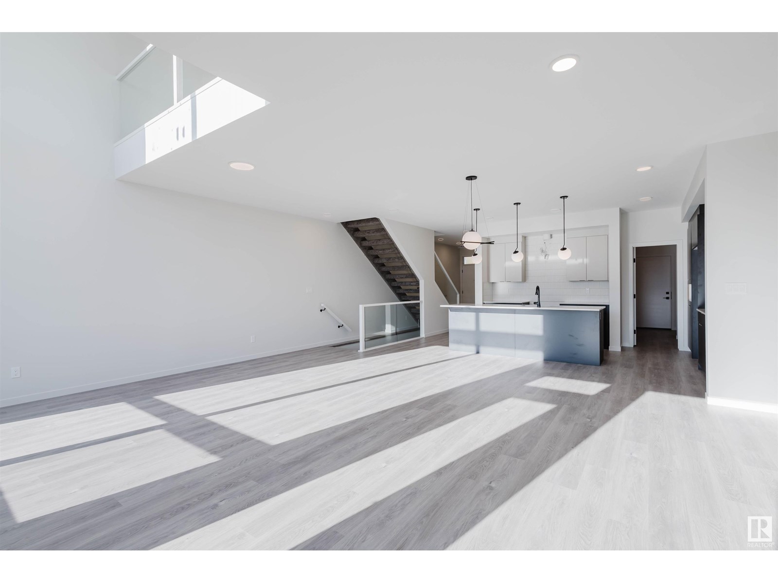 Photo 19 of 456 33 St Sw, Edmonton AB