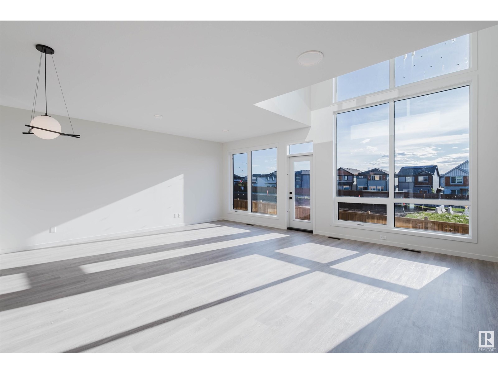 Photo 17 of 456 33 St Sw, Edmonton AB