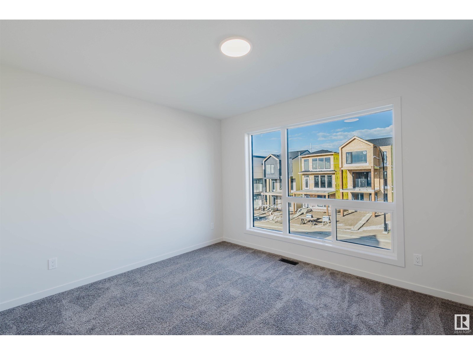 Photo 32 of 456 33 St Sw, Edmonton AB