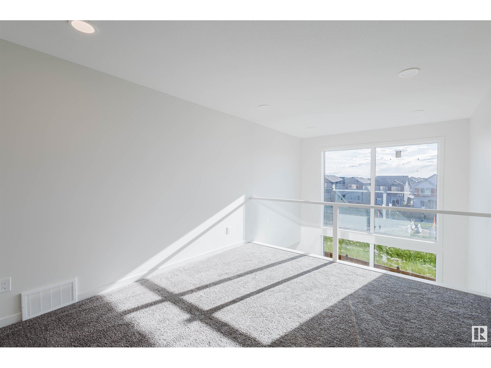 Photo 23 of 456 33 St Sw, Edmonton AB