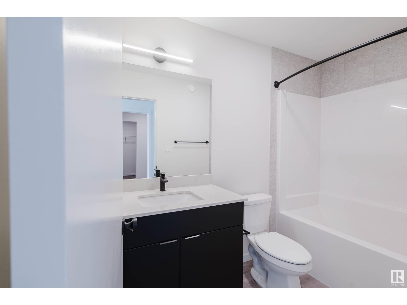 Photo 26 of 456 33 St Sw, Edmonton AB