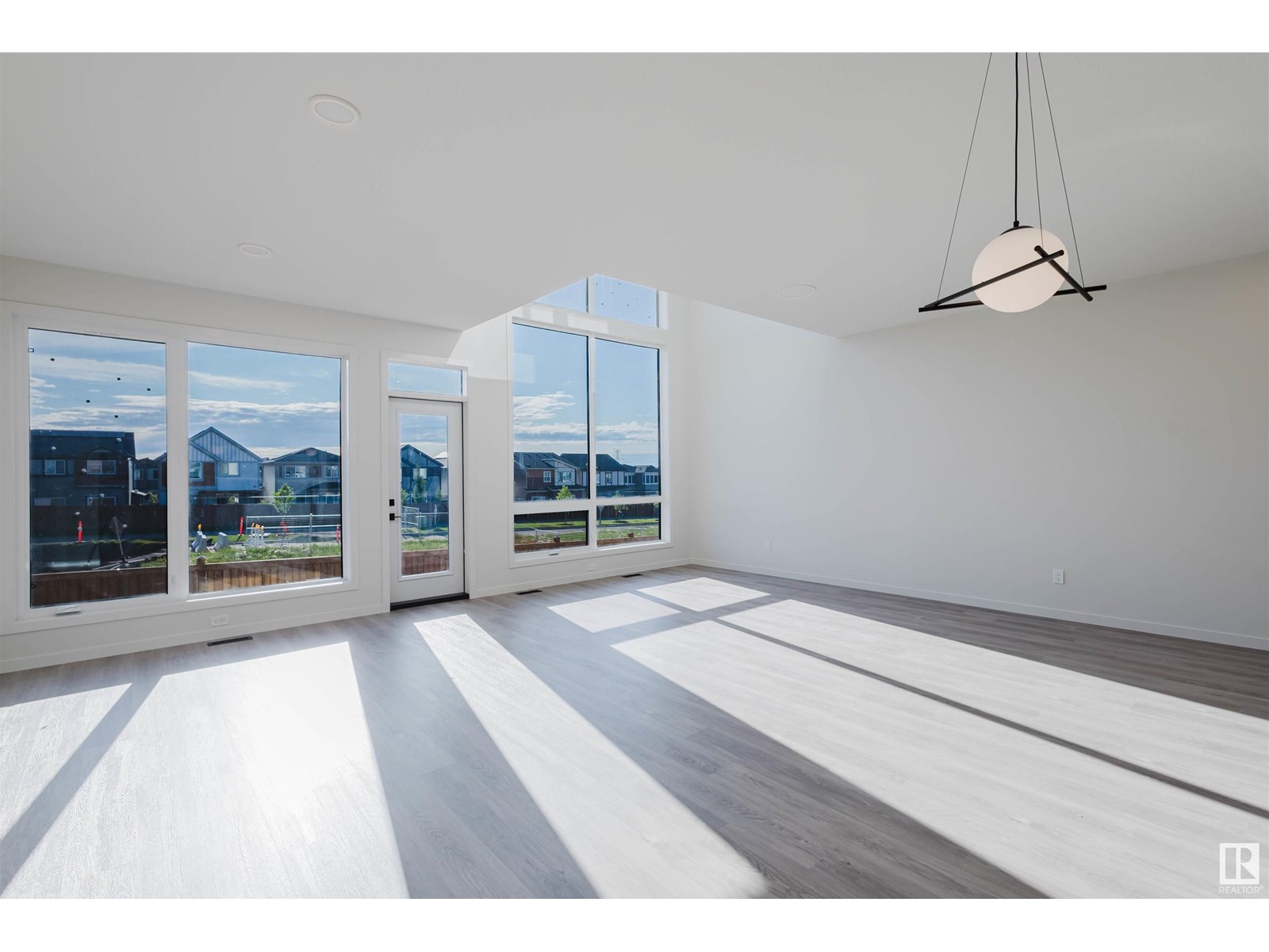 Photo 15 of 456 33 St Sw, Edmonton AB