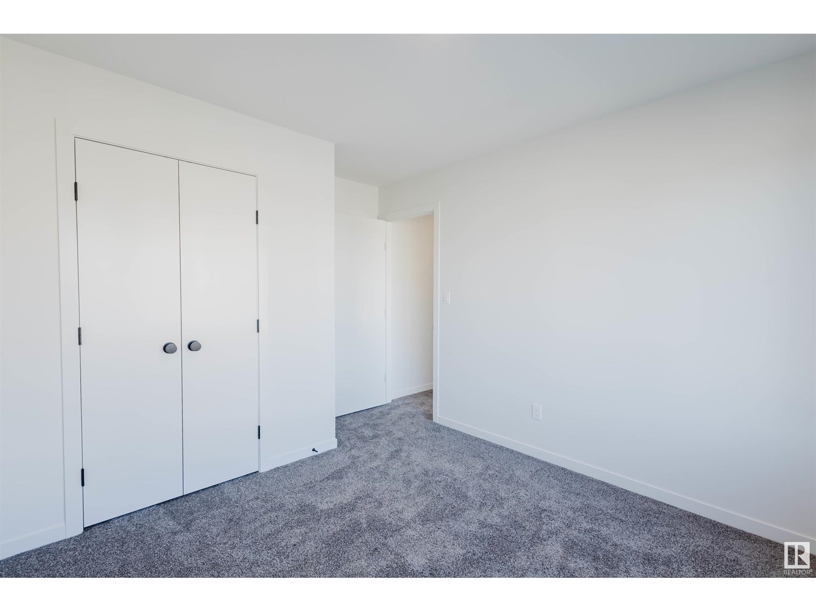 Photo 35 of 456 33 St Sw, Edmonton AB